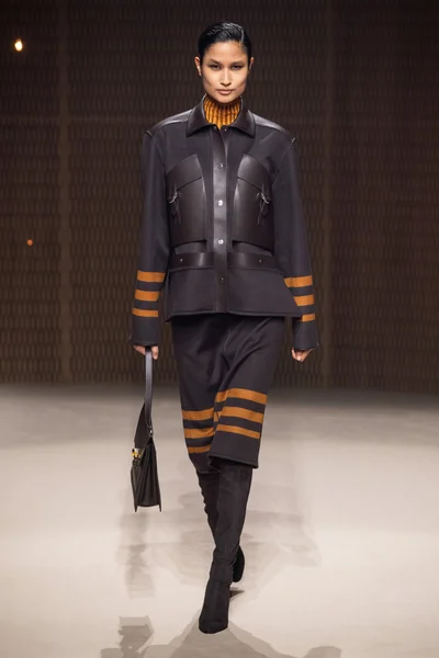 Look 22